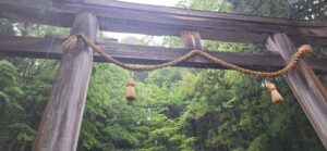 Episode.19　参拝の作法その5（鳥居のくぐり方と参道の正しい歩き方）